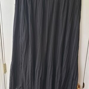 Elegant Black Pleated Skirt